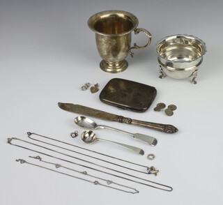 A silver mug with S scroll scroll handle, Chester 1912, a cigarette case and minor wares, weighable silver 292 grams 