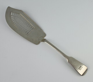 A Georgian silver fish slice with pierced decoration, rubbed marks, 89 grams 
