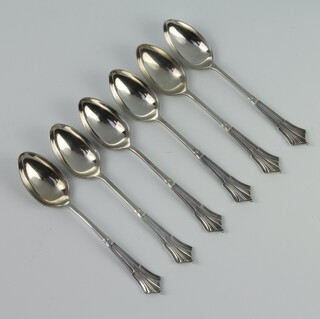 A set of 6 Edwardian silver tea spoons Sheffield 1907, 72 grams 