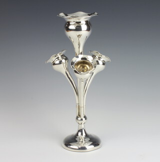 An Edwardian silver 4 section trumpet epergne Chester 1905 26cm 