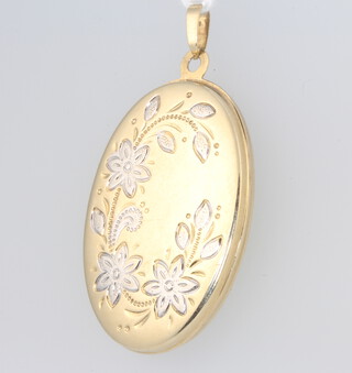 A 9ct yellow gold oval locket 4.6 grams gross 
