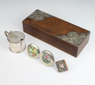 A rectangular oak box with Art Nouveau repousse silver mounts (part missing) together with 2 circular silver photograph frames, a square ditto and a plated mustard 