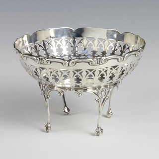 An Edwardian pierced silver bowl raised on cabriole legs with claw and ball feet 220 grams, 15cm 