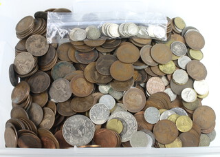 A small quantity of pre-1947 coinage approx. 68 grams and minor UK and foreign coins 