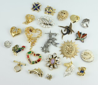 A collection of vintage and other brooches 