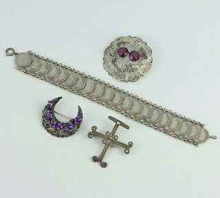 A silver hardstone brooch and minor silver jewellery, gross weight 64 grams gross 