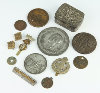 A Lusitania medallion, 3 commemorative medallions and minor coins etc 