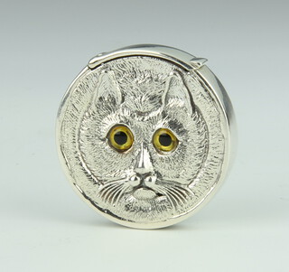 A cast silver circular vesta with double cat masks 52 grams, 4cm