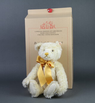 A Steiff 2000 limited edition bear Champagne, no.3553 of 4000 40cm, boxed and with certificate 