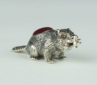 A modern cast silver pin cushion in the form of a beaver, 18 grams gross, 50mm