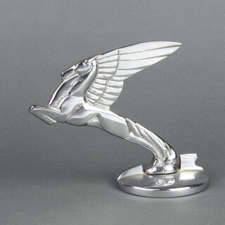An American car mascot in the form of a leaping mythical beast 13cm x 8cm 