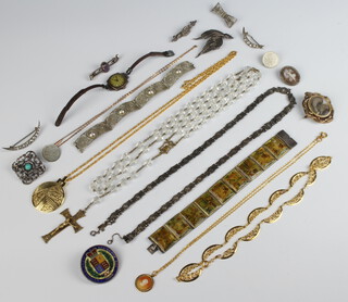 A Victorian gilt memoriam brooch and minor costume jewellery 