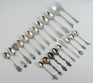 A Georgian silver teaspoon, London 1820 and minor spoons, gross weight 270 grams