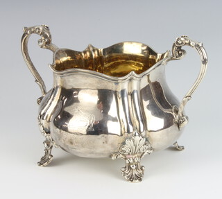 A William IV silver 2 handled baluster sugar bowl with engraved armorial and gilt interior on shell feet London 1840, 476 grams 