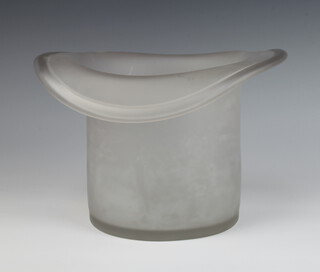 A frosted glass champagne cooler in the form of a top hat 19cm 