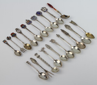 A quantity of silver souvenir spoons, gross weight 230 grams 