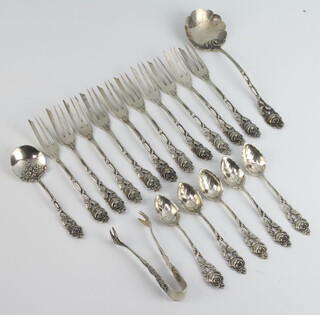 An 800 standard serving spoon and 10 forks, 5 similar coffee spoons, tongs and serving spoon, 260 grams