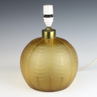 An Art Deco amber glass globular table lamp 20cm 