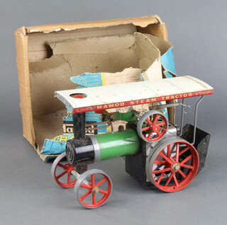 A Mamod steam traction engine, part boxed 