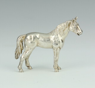 A cast silver model of a horse 49 grams, 7cm 