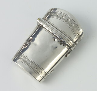 A William IV silver etui with engraved decoration, containing a glass scent, London 1830, 4cm 