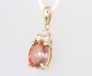 A 9ct yellow gold gem set pendant, 1 gram, 18mm 