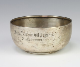 An Edwardian silver deep bowl with engraved inscription 11cm, Birmingham 1908, 117 grams 