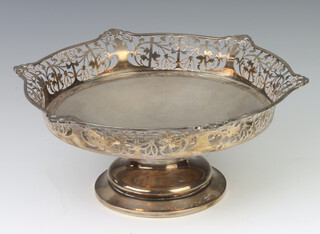 A silver pedestal bowl with pierced floral rim Birmingham 1911, 402 grams, 22cm 