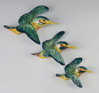 A set of 3 Beswick graduated Kingfisher wall mounts 29/1 (stuck wing), 29/2 and 29/3, 20cm, 15cm and 12cm 