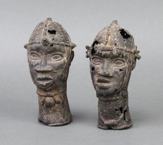 Two Benin bronze portrait busts 6cm x 5cm x 5cm 