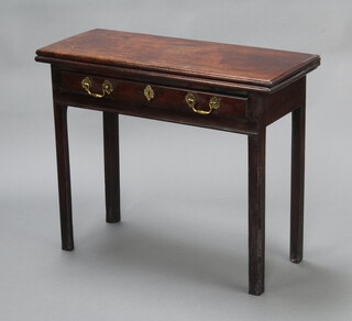 A Georgian mahogany tea table fitted a frieze drawer, raised on square supports 75cm h x 90cm w x 37cm d 