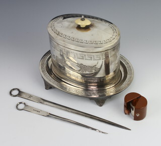 An Edwardian silver plated biscuit barrel with ivory finial, 2 skewers and a set of cased tots 
