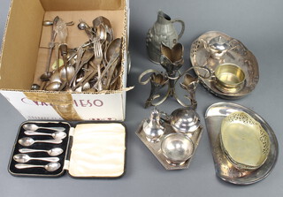 A cased set of 6 silver plated teaspoons and minor plated wares 