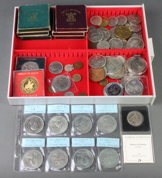 A quantity of mixed world coinage including crowns