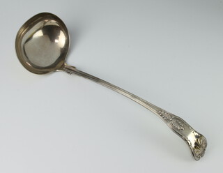 An Edwardian silver Kings pattern ladle, Sheffield 1902, 254 grams 