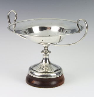 An Edwardian silver two handled shallow trophy with engraved inscription London 1909, 23cm, 392 grams 