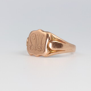 A 9ct yellow gold signet ring, size O 1/2, 2.8 grams 