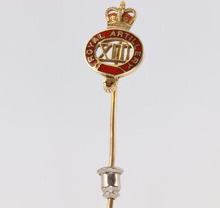 A 9ct yellow gold enamelled Royal Artillery tie Pin 55mm, 2 grams 