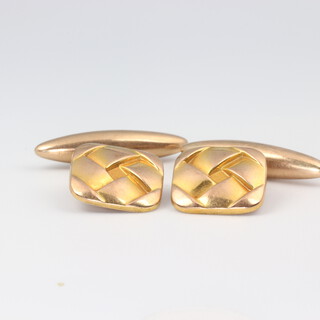 A pair of 9ct yellow gold basket weave cufflinks 5.4 grams 