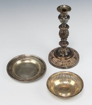 A 900 standard circular dish 104 grams, a plated bowl and candlestick 