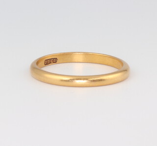 A 22ct yellow gold wedding band, size M, 2.5gms