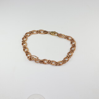 A 9ct yellow gold flat link bracelet, 18cm, 3.9gms
