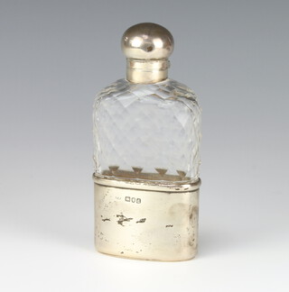 A Victorian silver mounted glass hip flask London 1899 15cm 