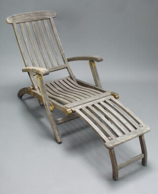 A bleached slatted hardwood folding steamer chair 80cm h x 190cm l x 59cm w 