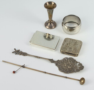 A white metal compact, a serving spoon and minor other items 