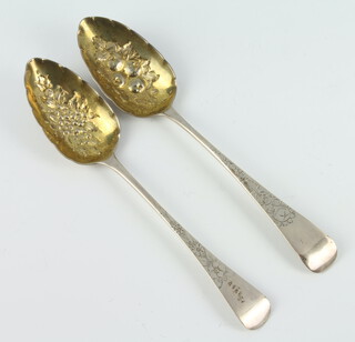 Two Georgian silver berry spoons London 1806 and 1808, 112 grams 