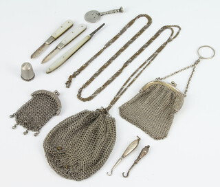 A 925 standard mesh purse 40 grams, 2 other purses and 7 other items 