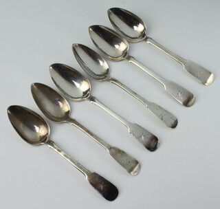 A set of 6 William IV fiddle pattern silver dessert spoons Dublin 1831, 256 grams 