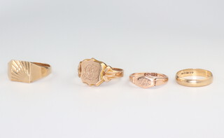 Four gentleman's 9ct rings size M N V W 10.5 grams