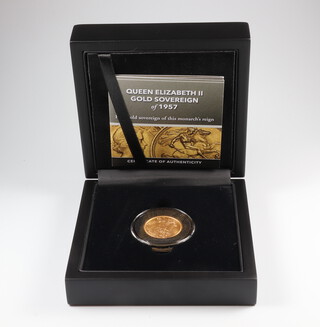 A Queen Elizabeth II gold sovereign 1957, boxed and with certificate 